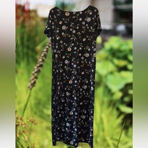 Chic Black Floral Maxi Dress